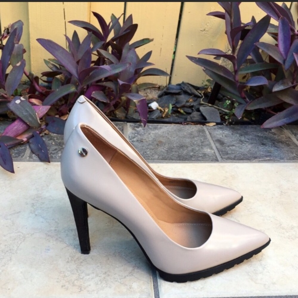Calvin Klein Brady Tan Pointy Leather Pumps Sz 8.5